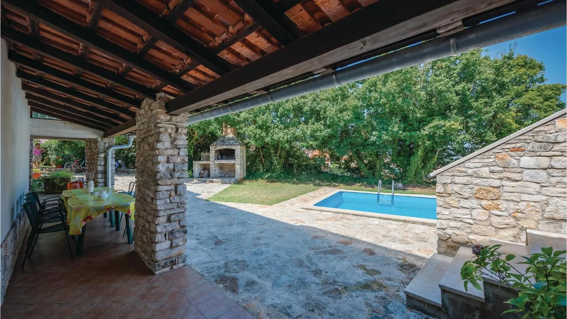 Holiday home 2 Bedroom Pet Friendly Apartment In Rovinj Rovinjsko Selo