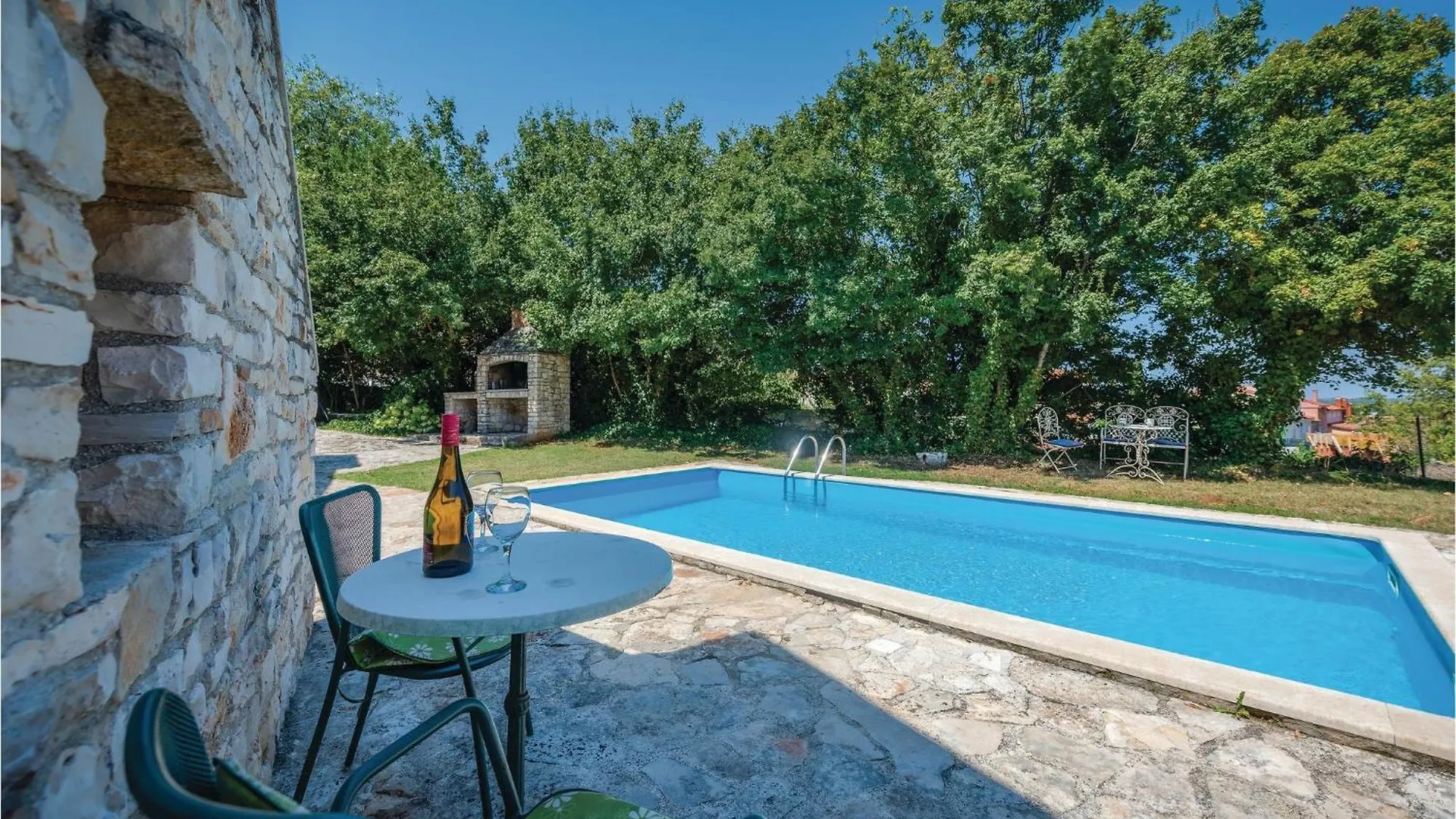 2 Bedroom Pet Friendly Apartment In Rovinj Rovinjsko Selo Holiday home