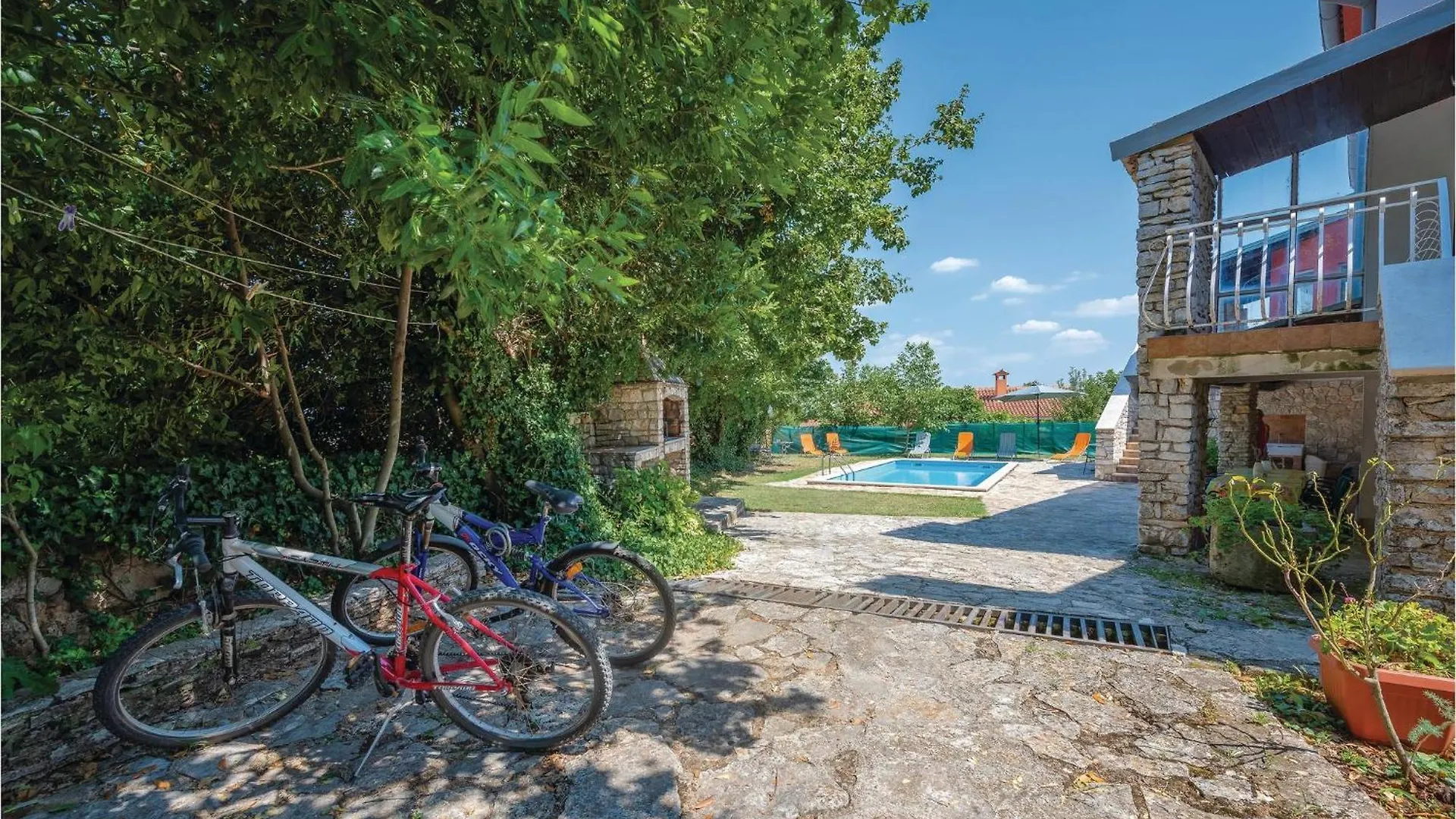 2 Bedroom Pet Friendly Apartment In Rovinj Rovinjsko Selo